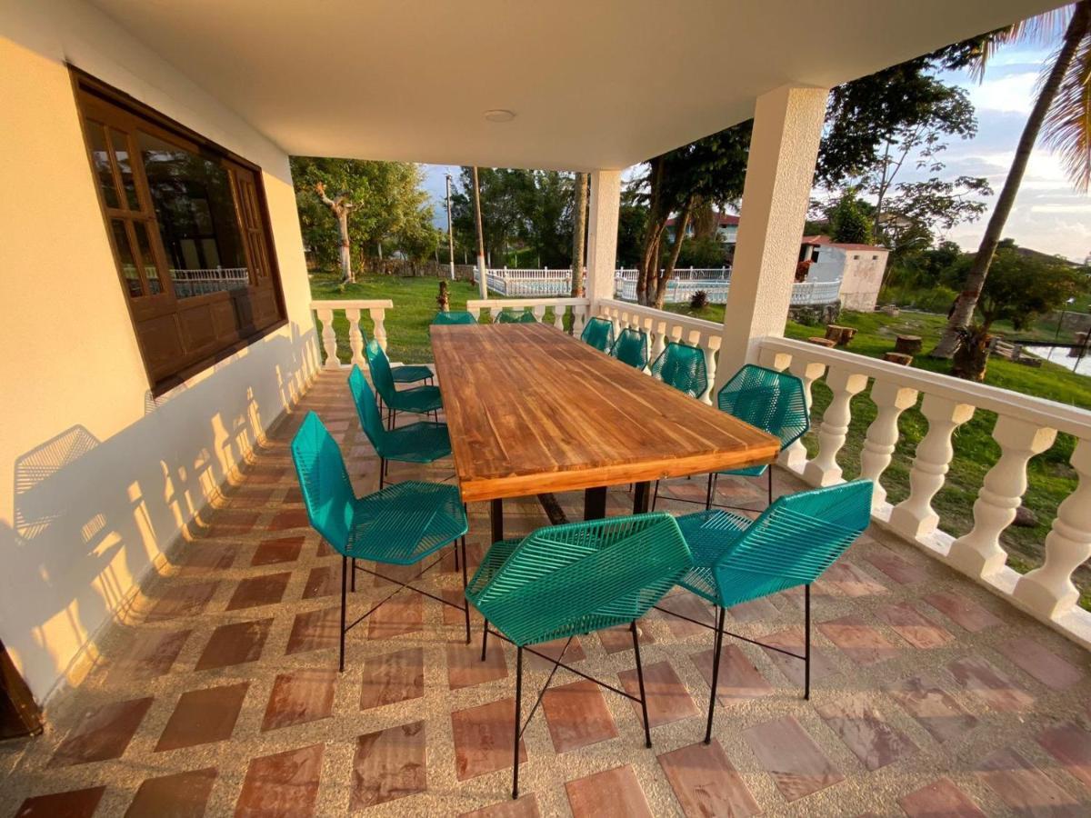 Hotel Villa Noel Chinauta Buitenkant foto